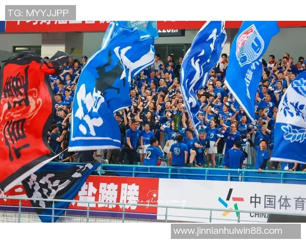 致敬远征球迷的坚持与热情感谢所有支持我们的球迷朋友们 致敬远征球迷的坚持与热情感谢所有支持我们的球迷朋友们