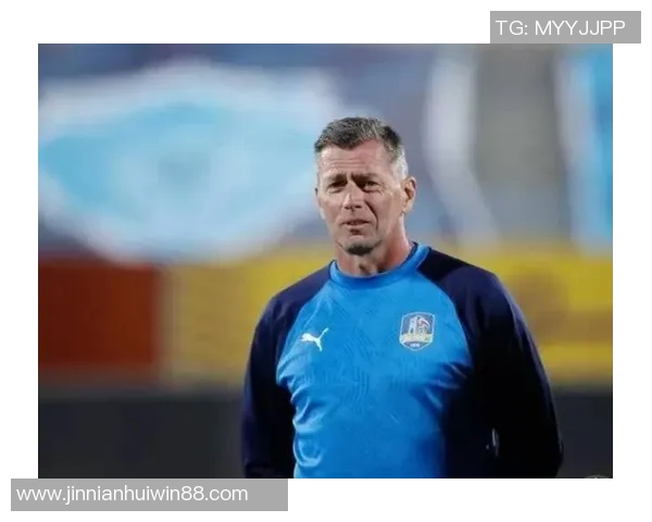 广岛三箭主帅斯基贝宣布赛季结束后辞职将迎最后一战对阵申花