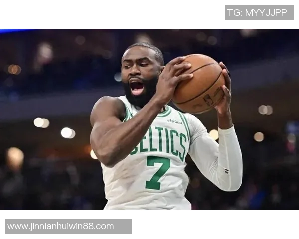 杰伦布朗独力难支28投15中砍下32分却难救球队于水深火热之中 杰伦布朗独力难支28投15中砍下32分却难救球队于水深火热之中